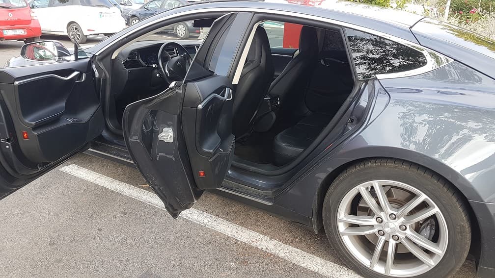 Taxi Nîmes tesla intérieur Taxi Nîmes tesla